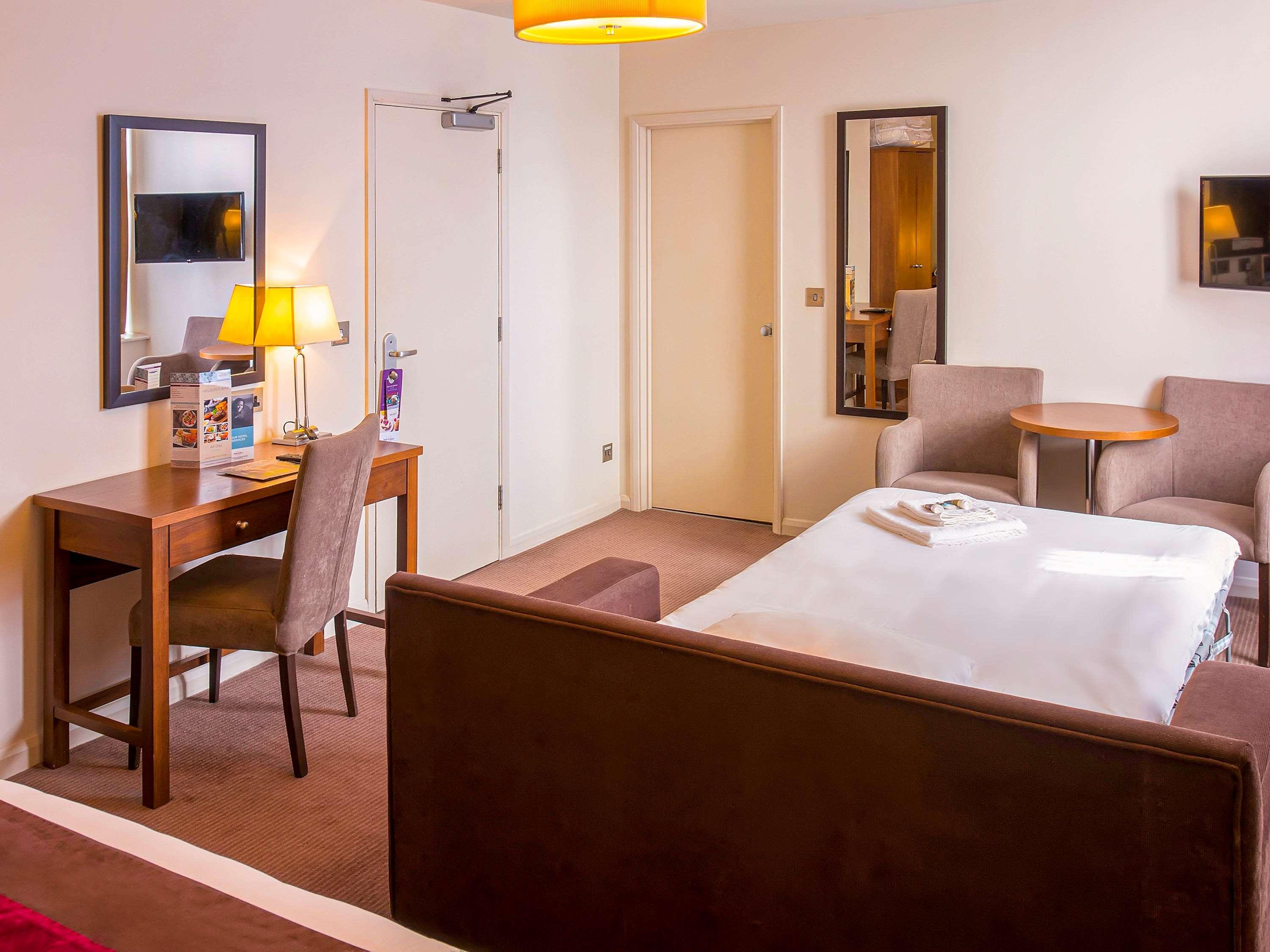 Mercure Southampton Centre Dolphin Hotel Екстер'єр фото